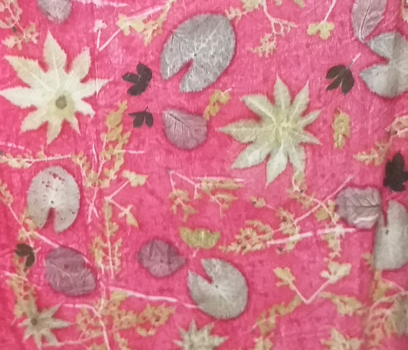 ผ้า พิมพ์ลายใบไม้