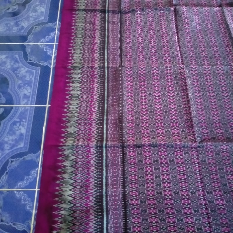 ผ้าไหมมัดหมี่