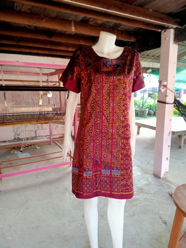 ชุดเดรสลายมัดหมี่