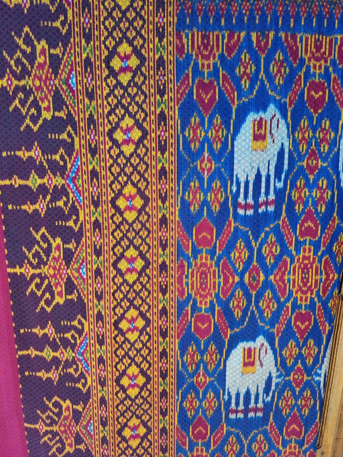 ผ้าไหมมัดหมี่ ยกดอกเม็ดพริกไทย ลายช้าง 5 ตะกอ