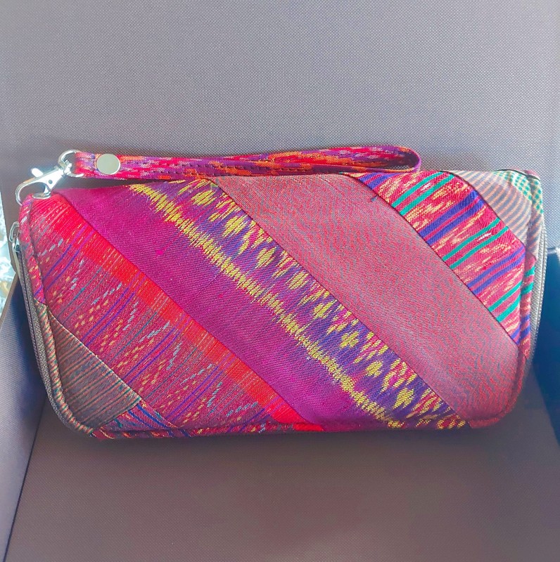 กระเป๋าสตางค์ไหมแท้ต่อลาย