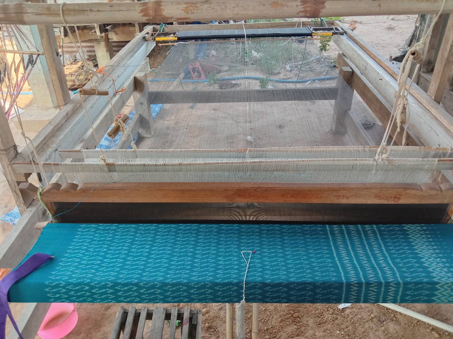 กลุ่มทอผ้าไหมนางแคบ