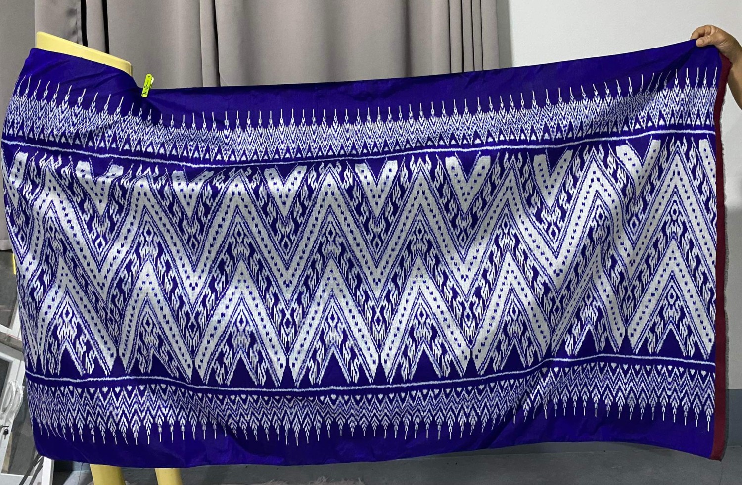 ผ้าไหมมัดหมี่กาบเชิง