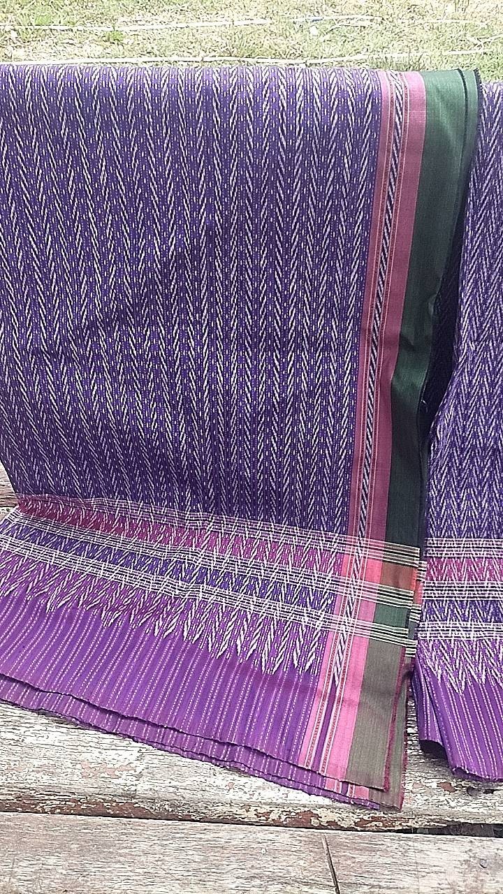 ผ้าไหมมัดหมี่สีธรรมชาติ