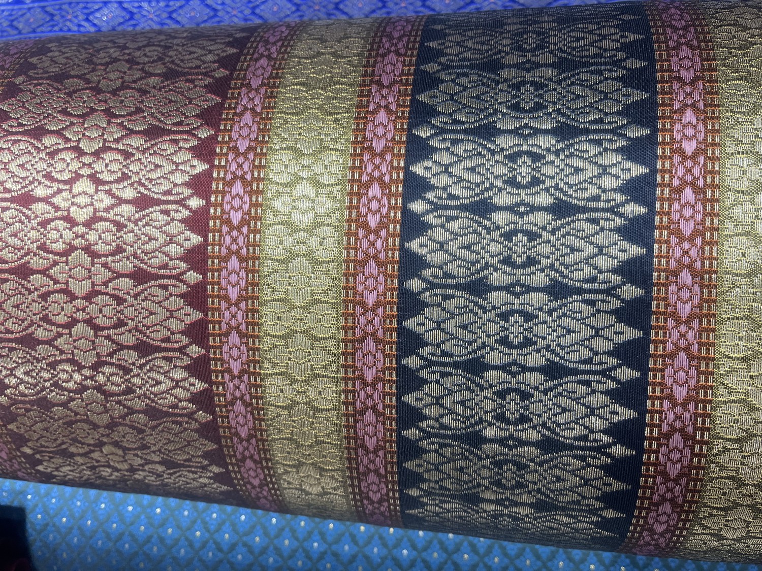 ผ้าไหมยกใหญ่