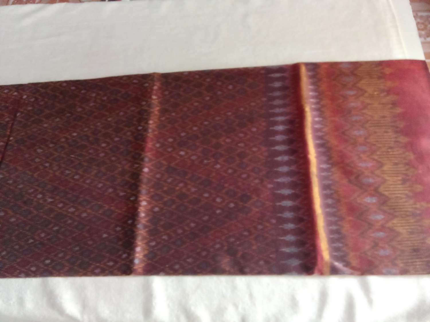 ผ้ามัดหมี่ลายร้อยดาวสีเคมี