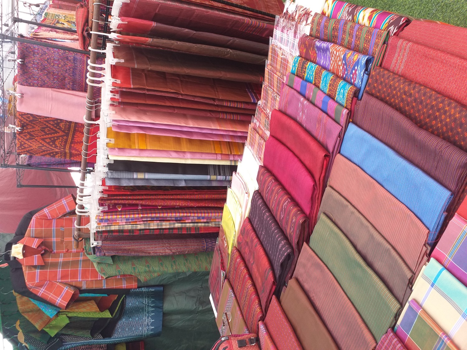 ร้านปุณยวีร์ผ้าไหม