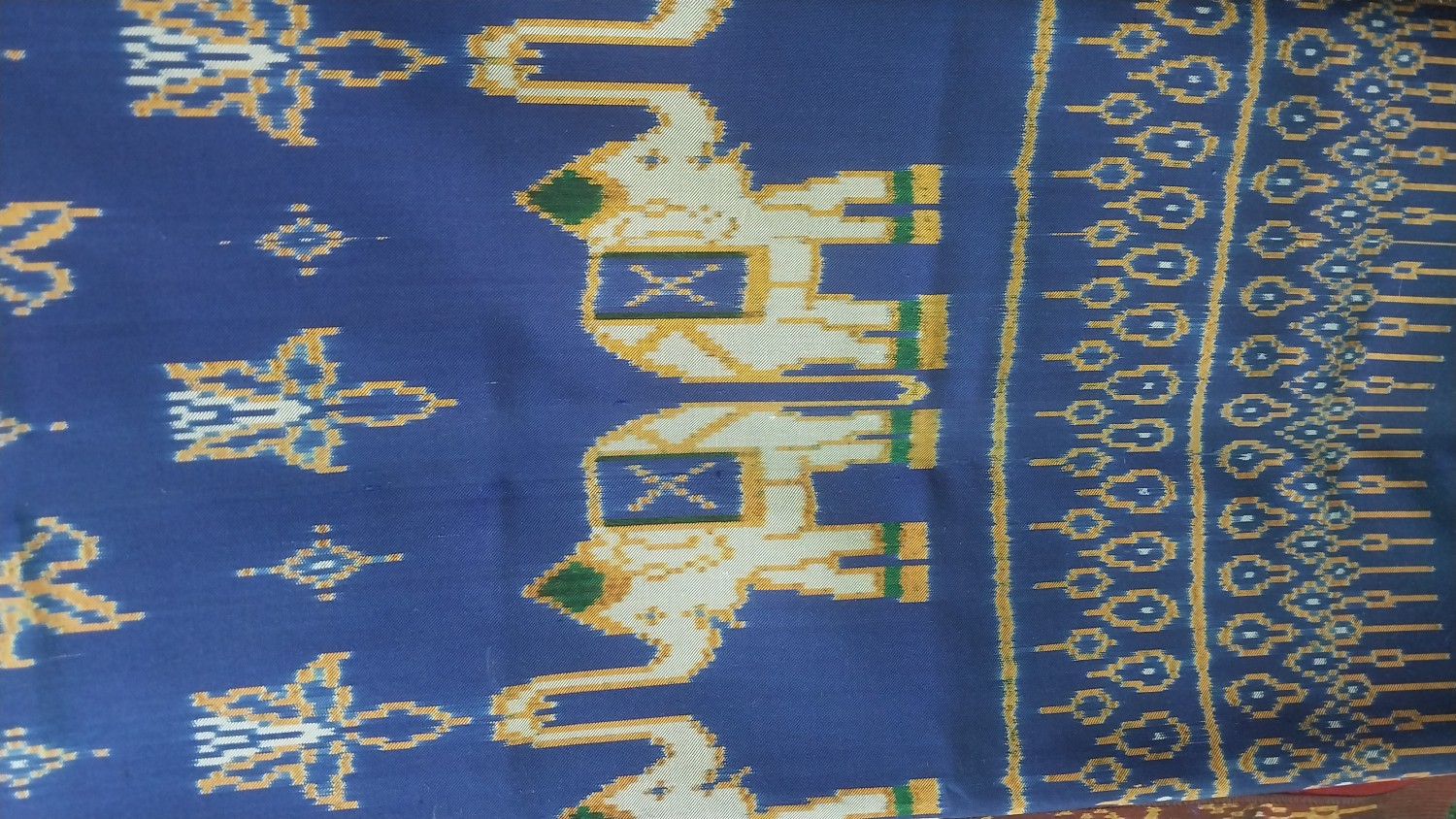 ผ้ามัดหมี่ลายพนมดงรัก