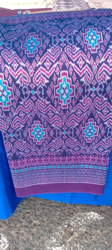 กลุ่มอาชีพทอผ้าไหมบ้านตาเมาะ