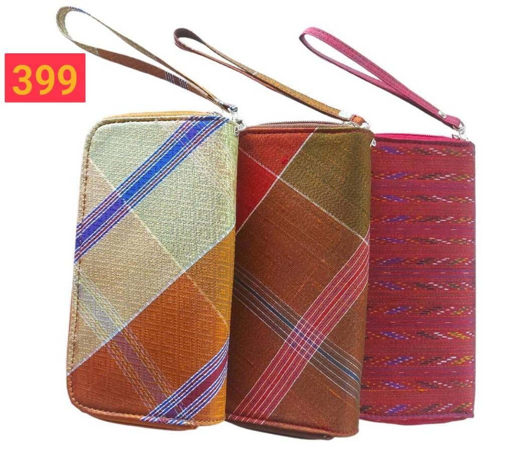 กระเป๋าสตางค์ ไหมแท้ ลายโฮล /สโหร่ง