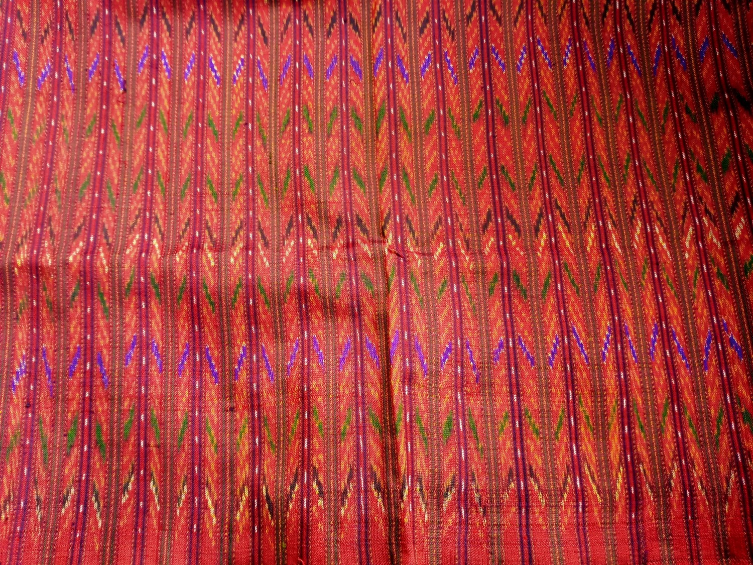 ผ้าไหมโฮลทอมือ