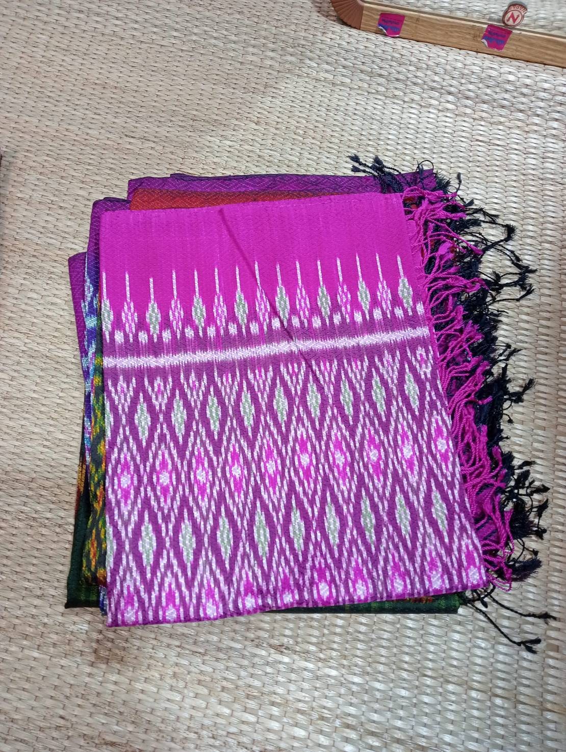 ผ้าไหมสไบมัดหมี่