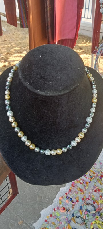 สร้อยมุกนพเก้า