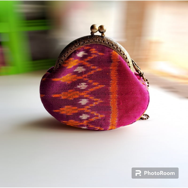 กระเป๋าผ้าไหมใส่เหรียญ