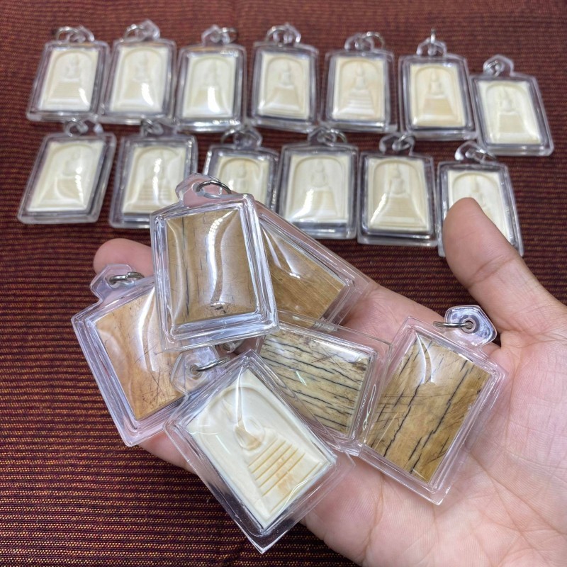 พระสมเด็จงาอัดกรอบ