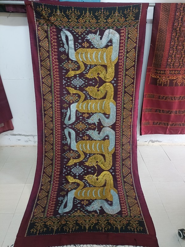 นาคพันทรัพท์ เขียนทอง