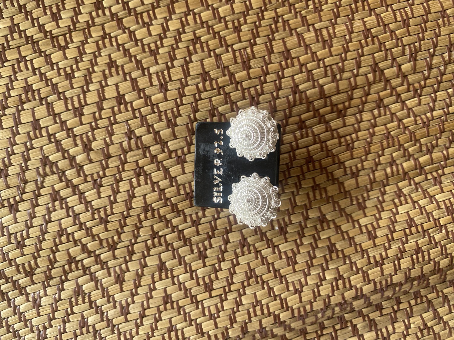 ต่างหูตะเกาลายดอกพริก