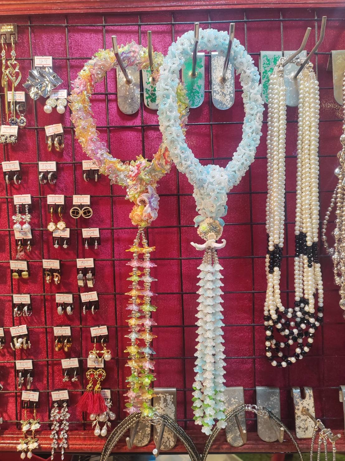 พวงมาลัยลูกปัด พวงมาลัยลูกปัดดอกไม้ มาลัยกร (สินค้าสั่งทำได้)