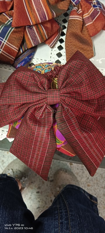 โบว์ผ้าไหมพื้นเมือง