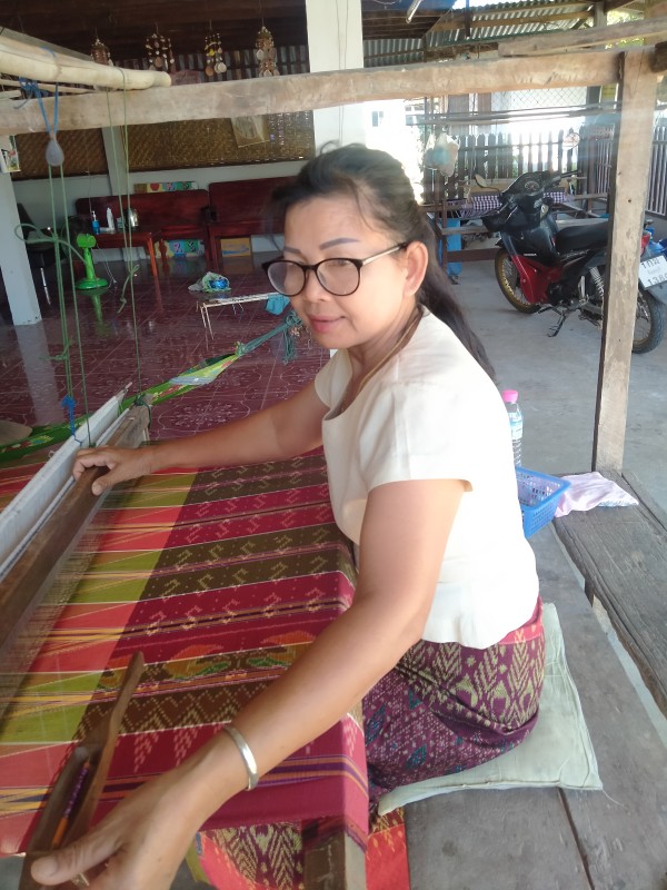 บังอรผ้าไหมทอมือ