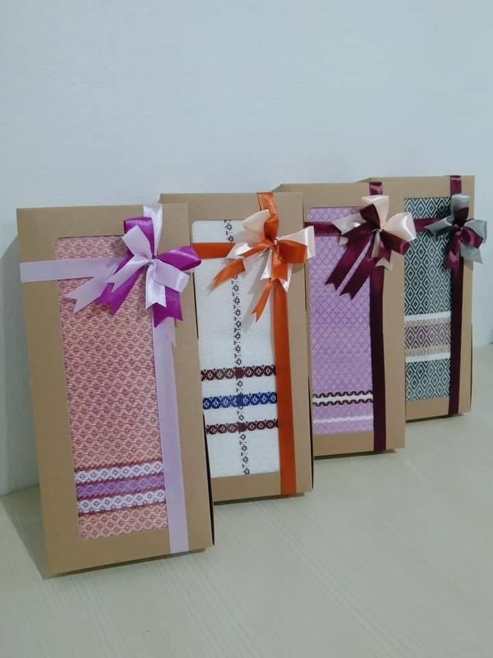 ผ้าพันคอฝ้ายยกดอก