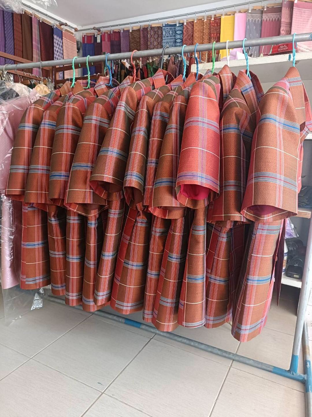 เสื้อสูท ลายโสร่ง