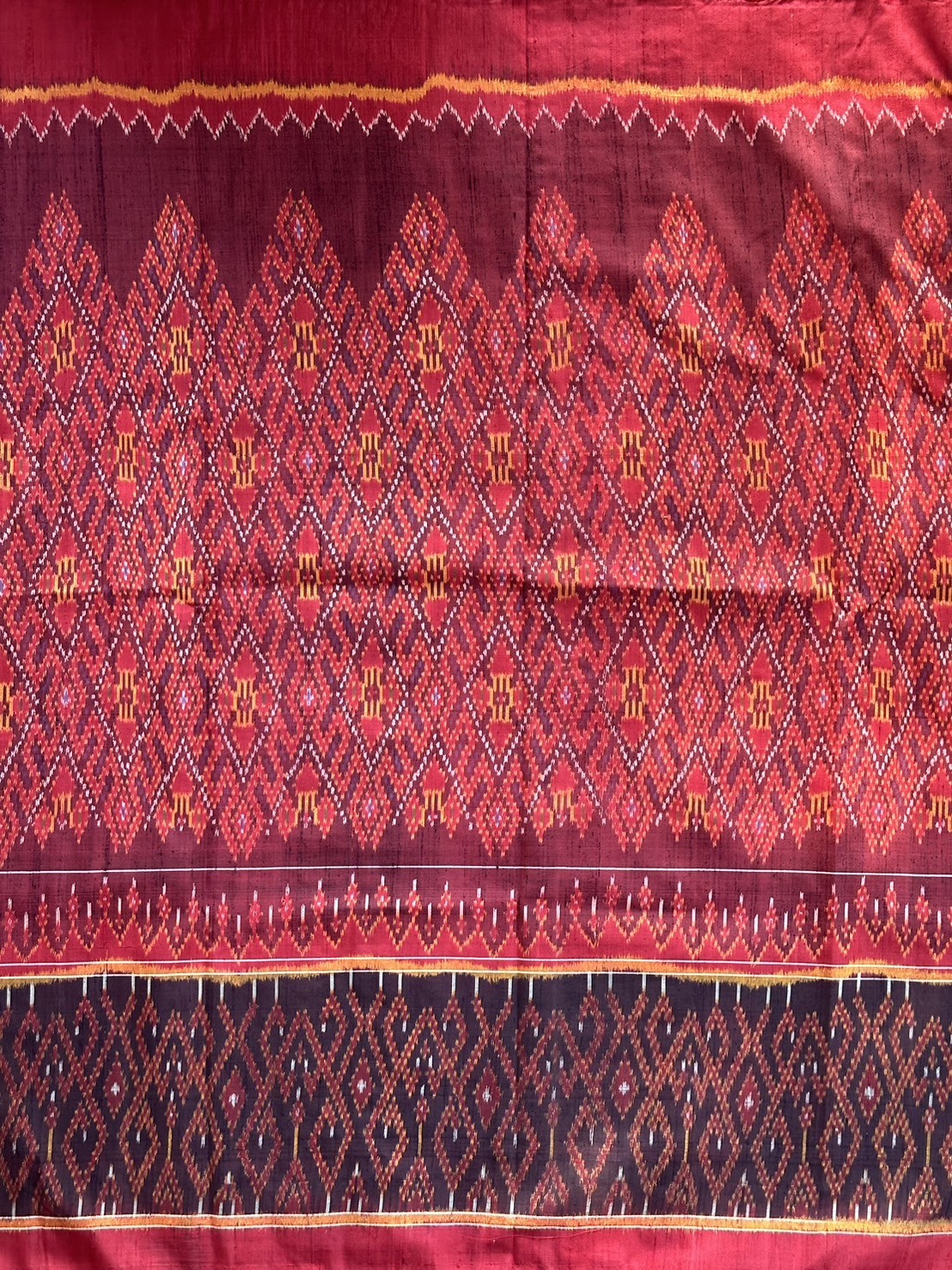 ผ้าไหมโฮลกูยลายนิ้งหน่องประยุกต์