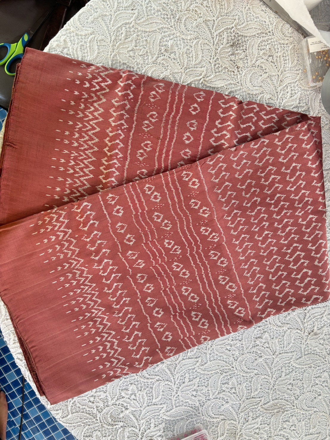 ผ้าไหมมัดหมี่สีธรรมชาติ