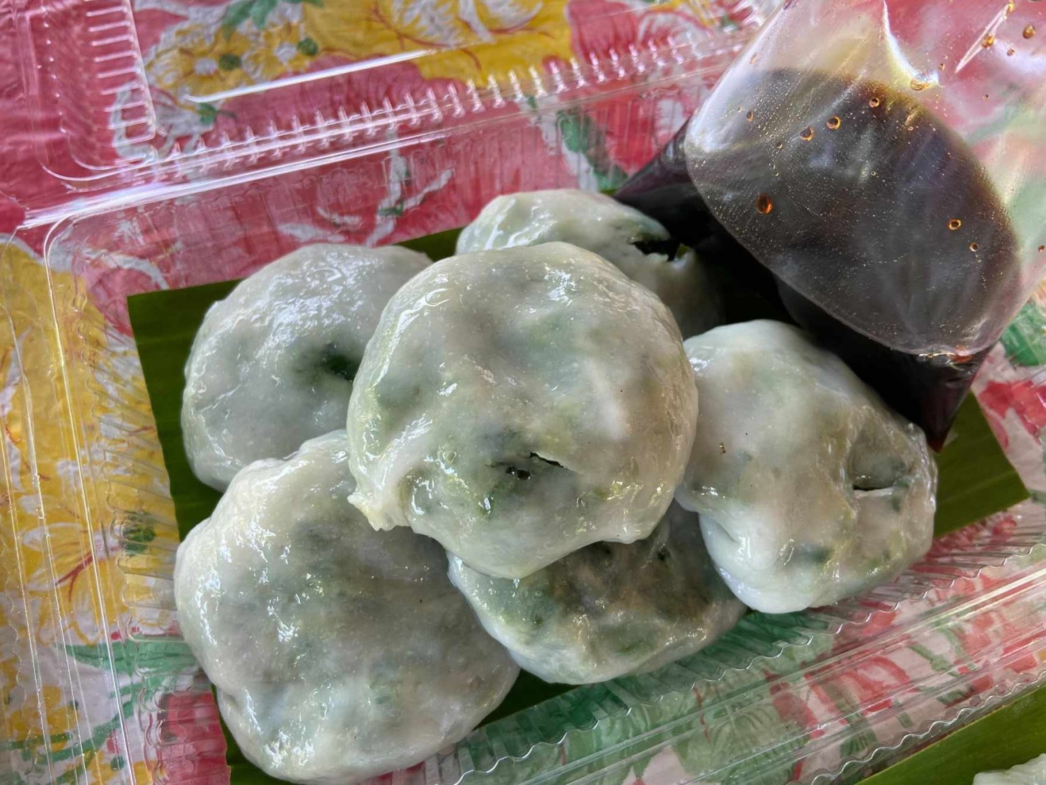 สีนวน ชุคำไฮ