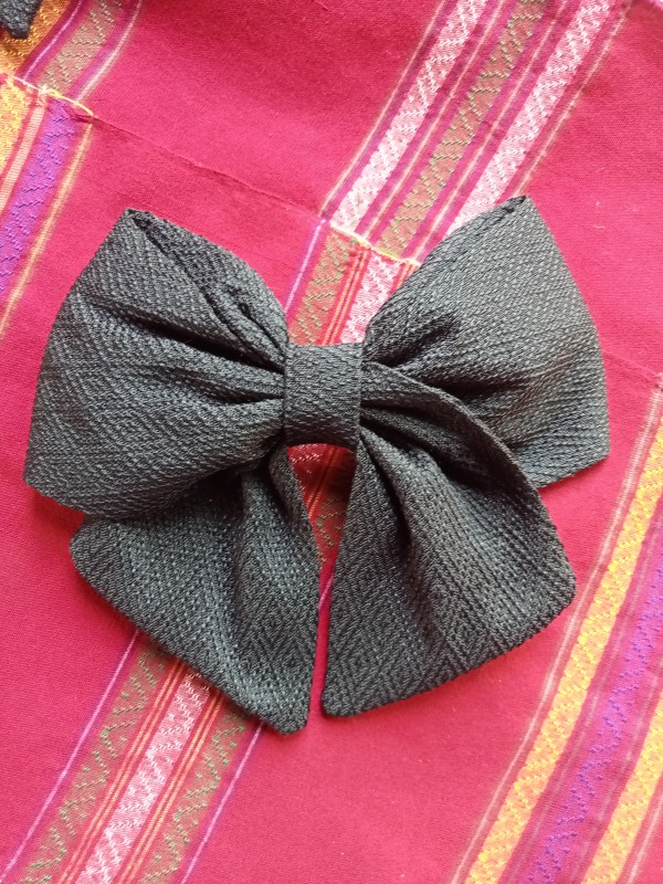 โบว์ติดผม