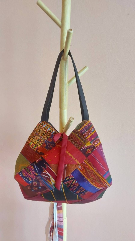 กระเป๋าผ้าไหม