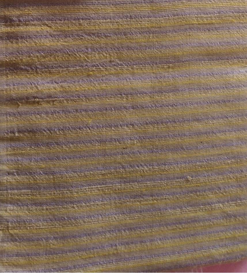 ผ้าไหมพื้นเรียบ