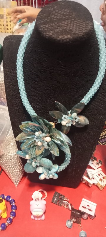 ใช่ดอกดาวเรืองเปลือกหอย