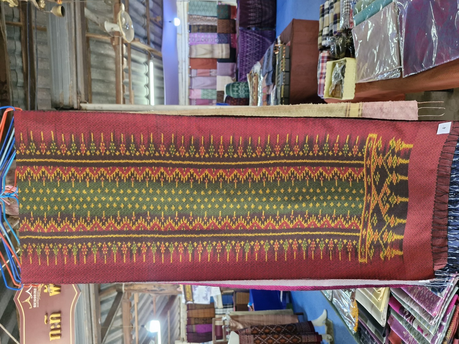 ผ้าพันคอมัดหมี่