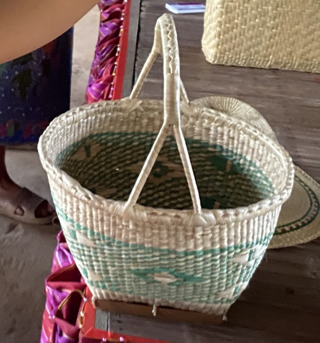 กระเป๋าแฟชั่นจากกก