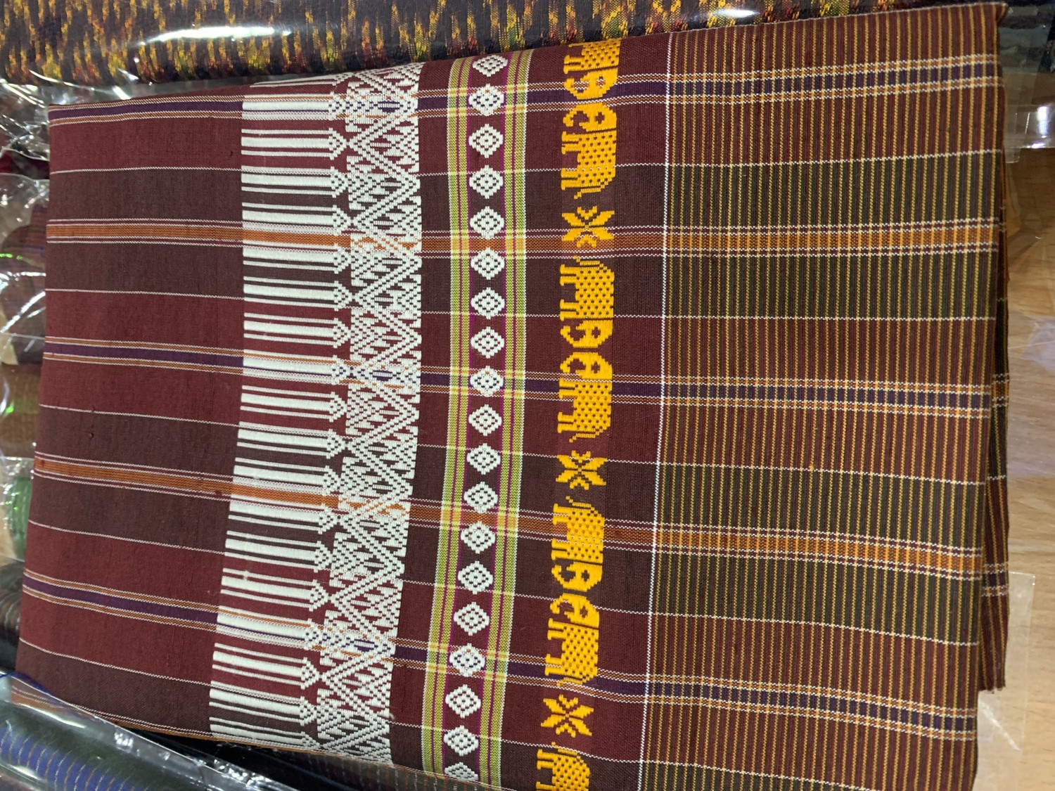 ผ้าขาม้าไหม แนงมุด