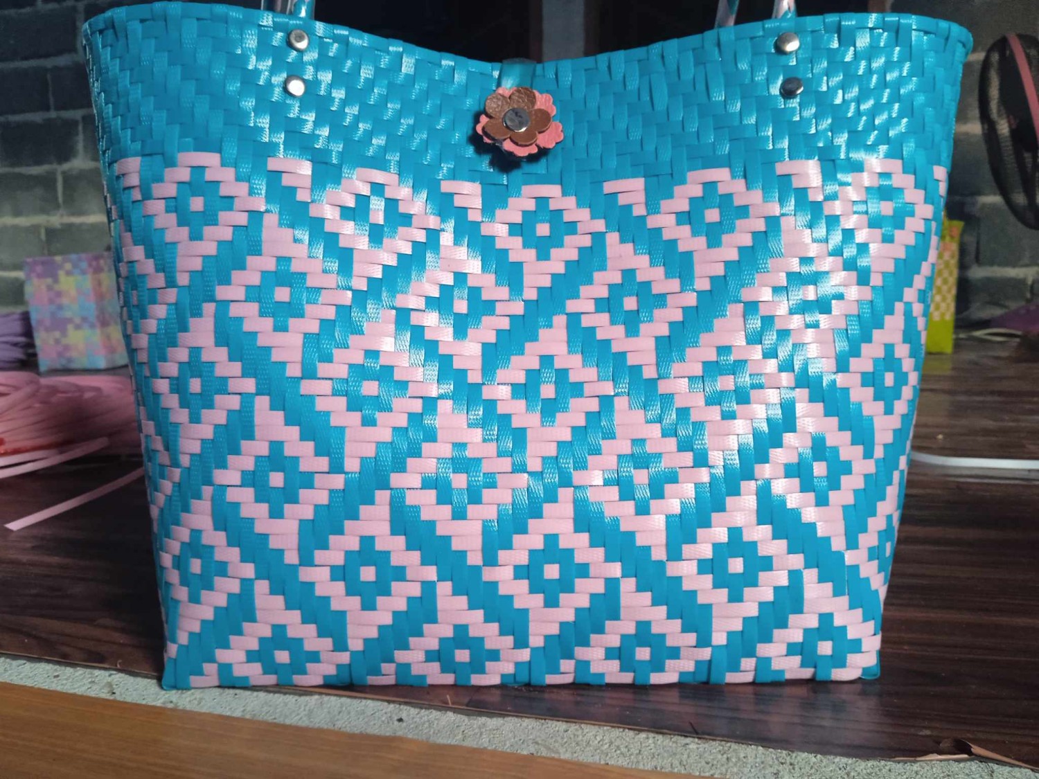 เส้นสานสตรีบ้านโชค