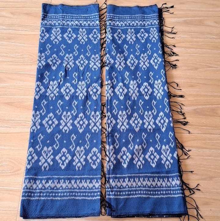 กลุ่มทอผ้าไหมบ้านยางจรม