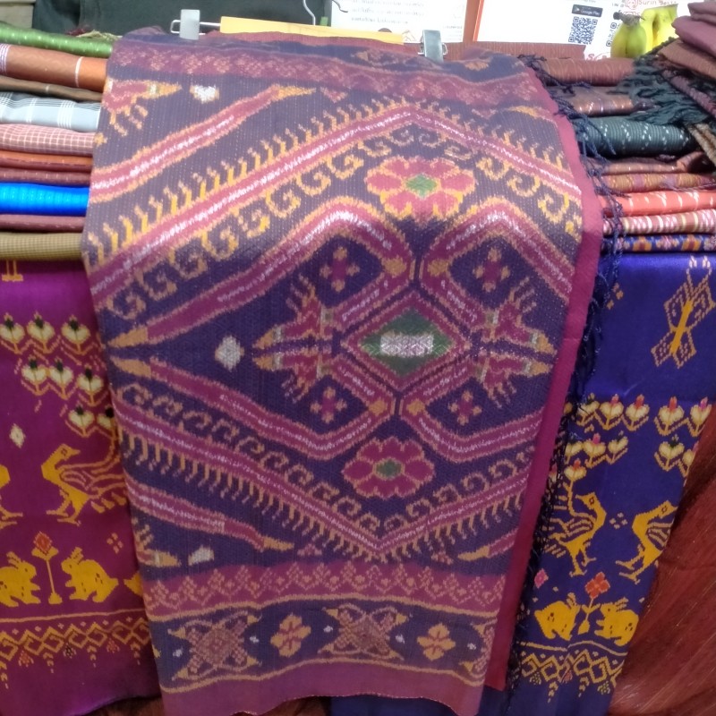 ผ้าไหมมัดหมี่