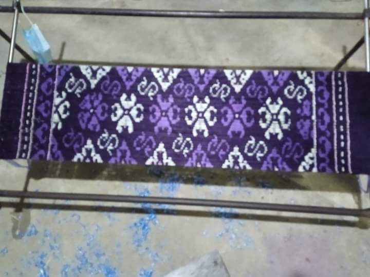 อุราภรณ์ผ้าไหม