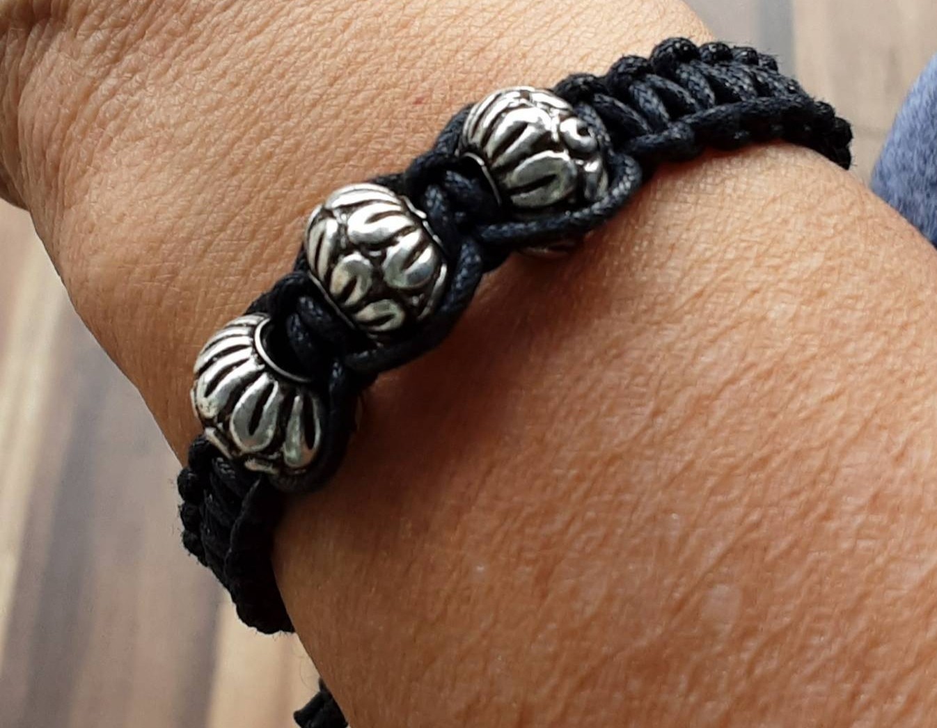 ข้อมือปะคำเชือกถัก