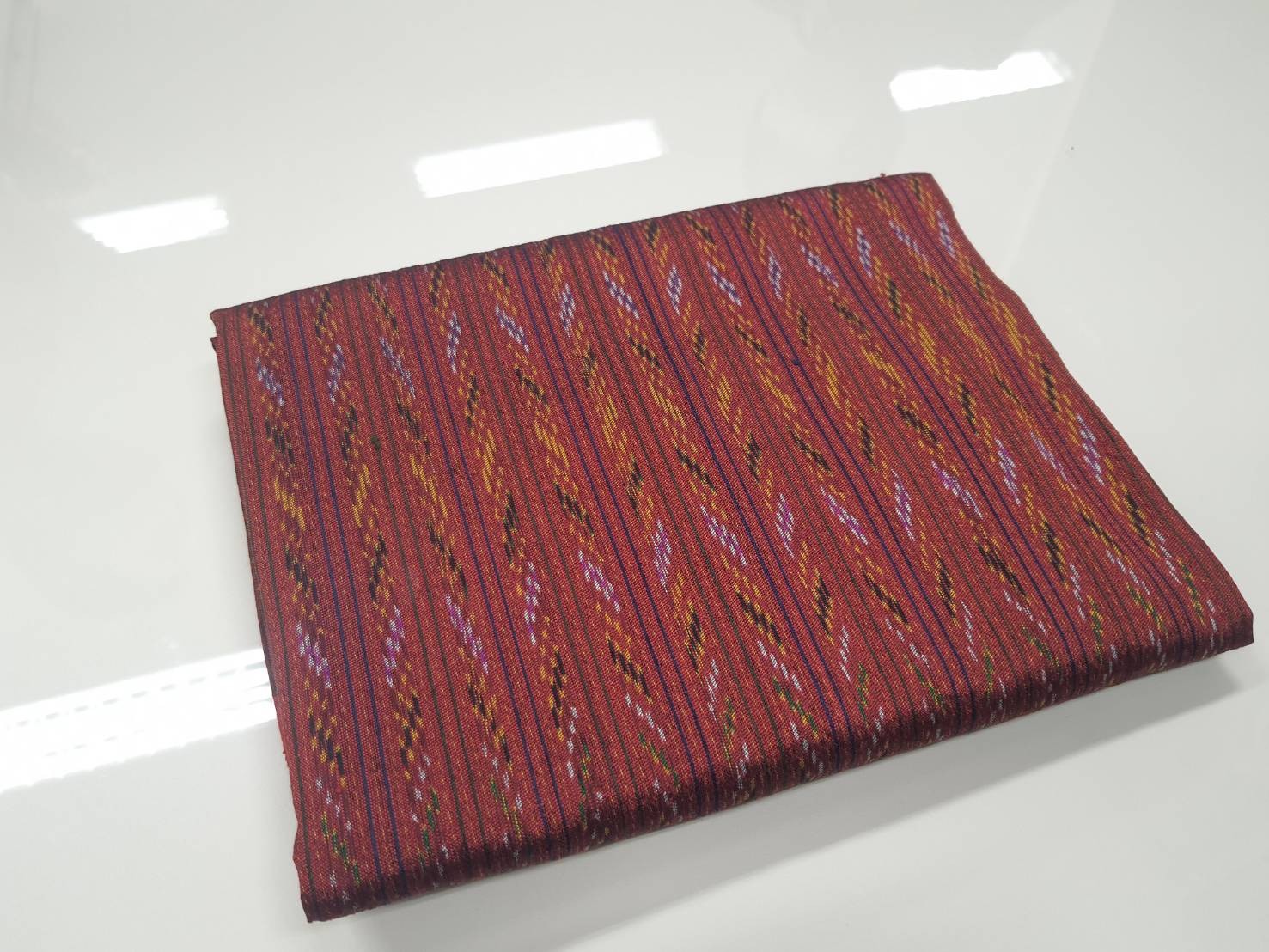 ผ้าไหมโฮล (ไหมบ้าน)