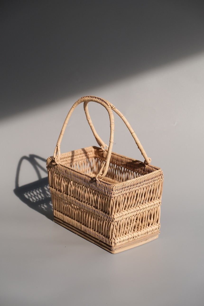 กระเป๋าทรงสี่เหลี่ยม 2 ชั้น