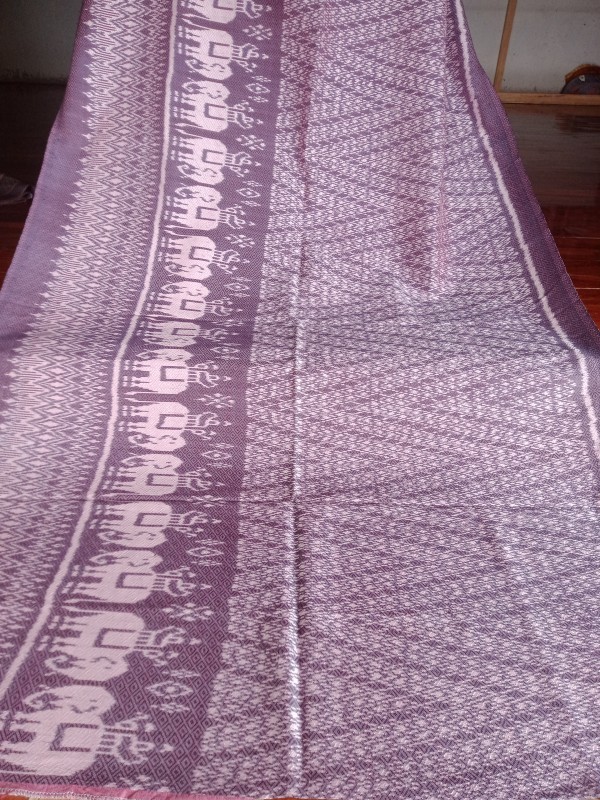 ผ้าไหม  ลายช้างร้อยดาว