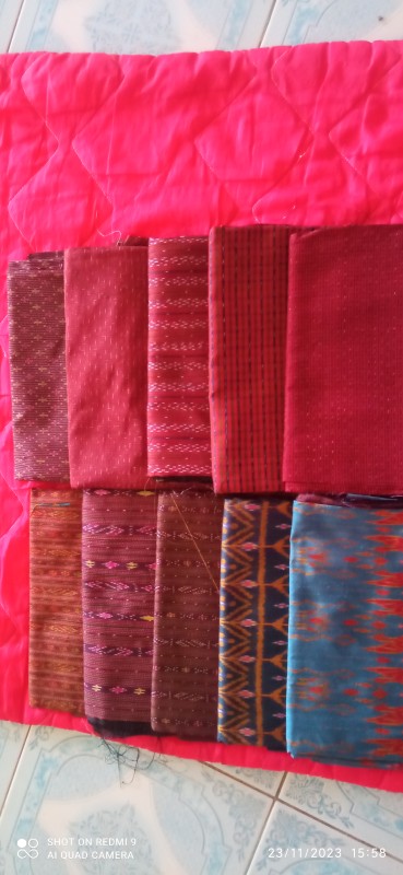 ทองใบ ผ้าไหม