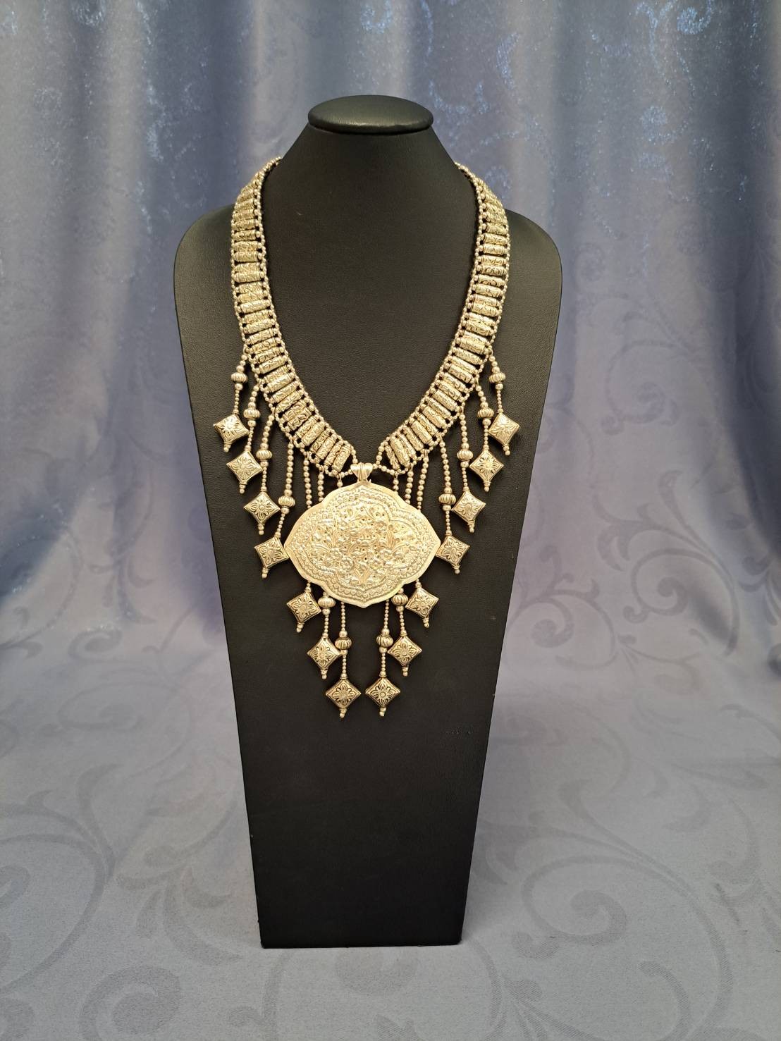 สร้อยคอ เครื่องประดับเงิน ลายดอกไม้