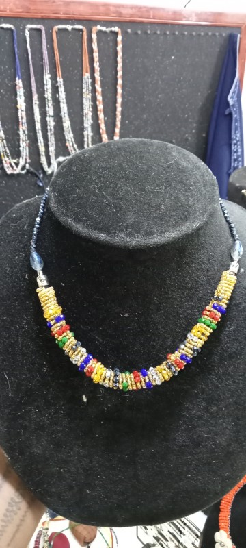 สร้อยคอคริสตัลพันเกรียวสีรวม