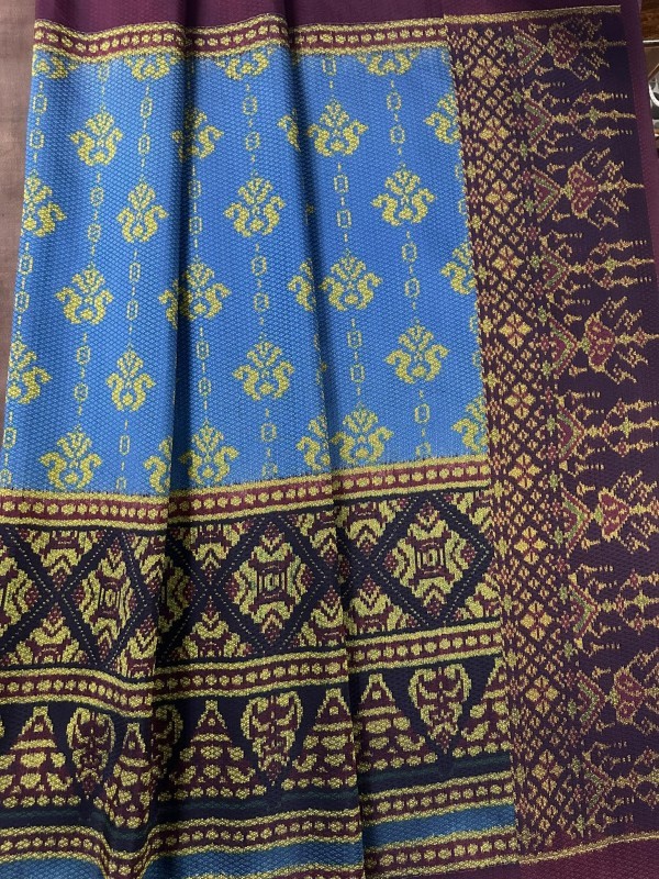 ผ้าไหมลายผกาจันทรา