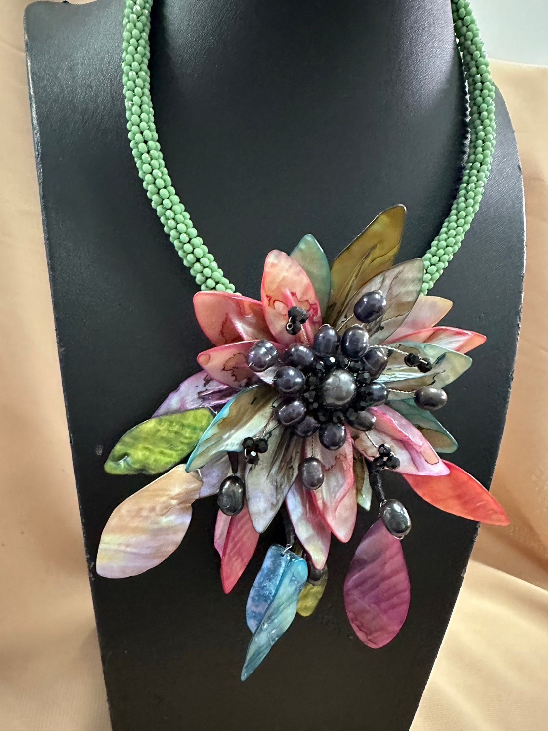 สร้อยกลีบบัว