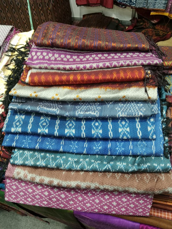 ผ้าไหมมัดหมี่ลาย